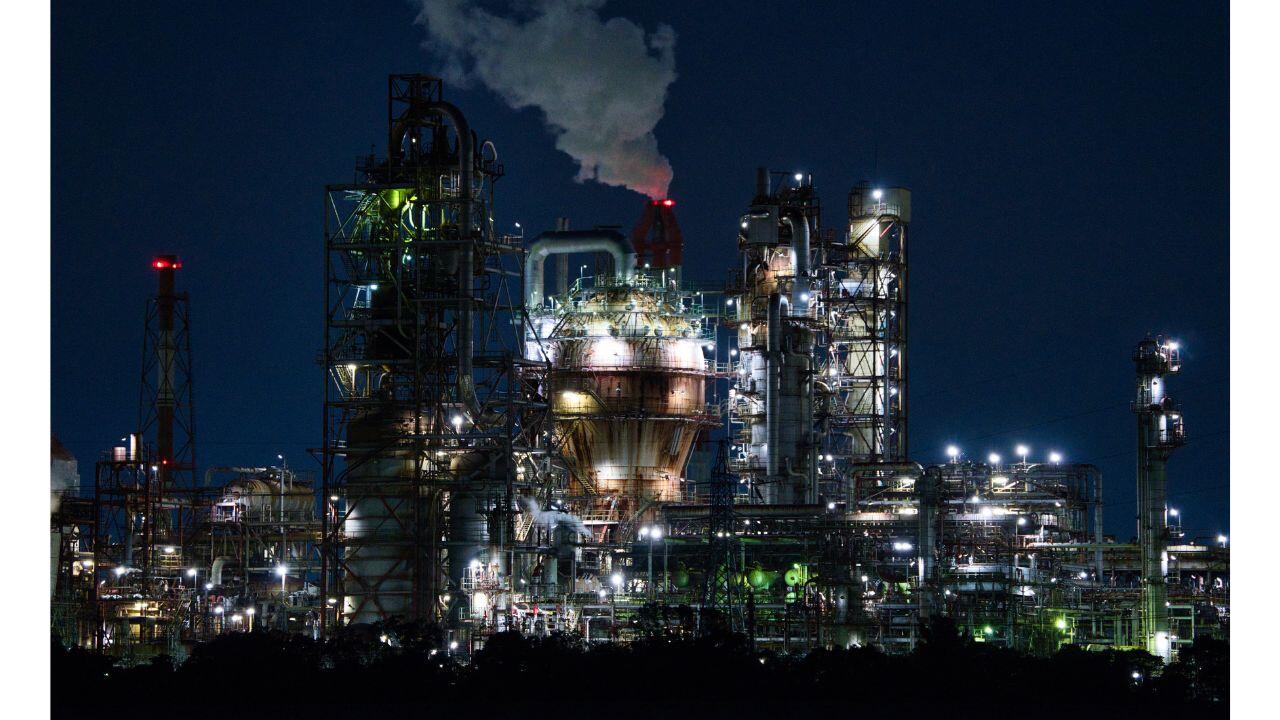 工場や商業施設の電力使用イメージ
