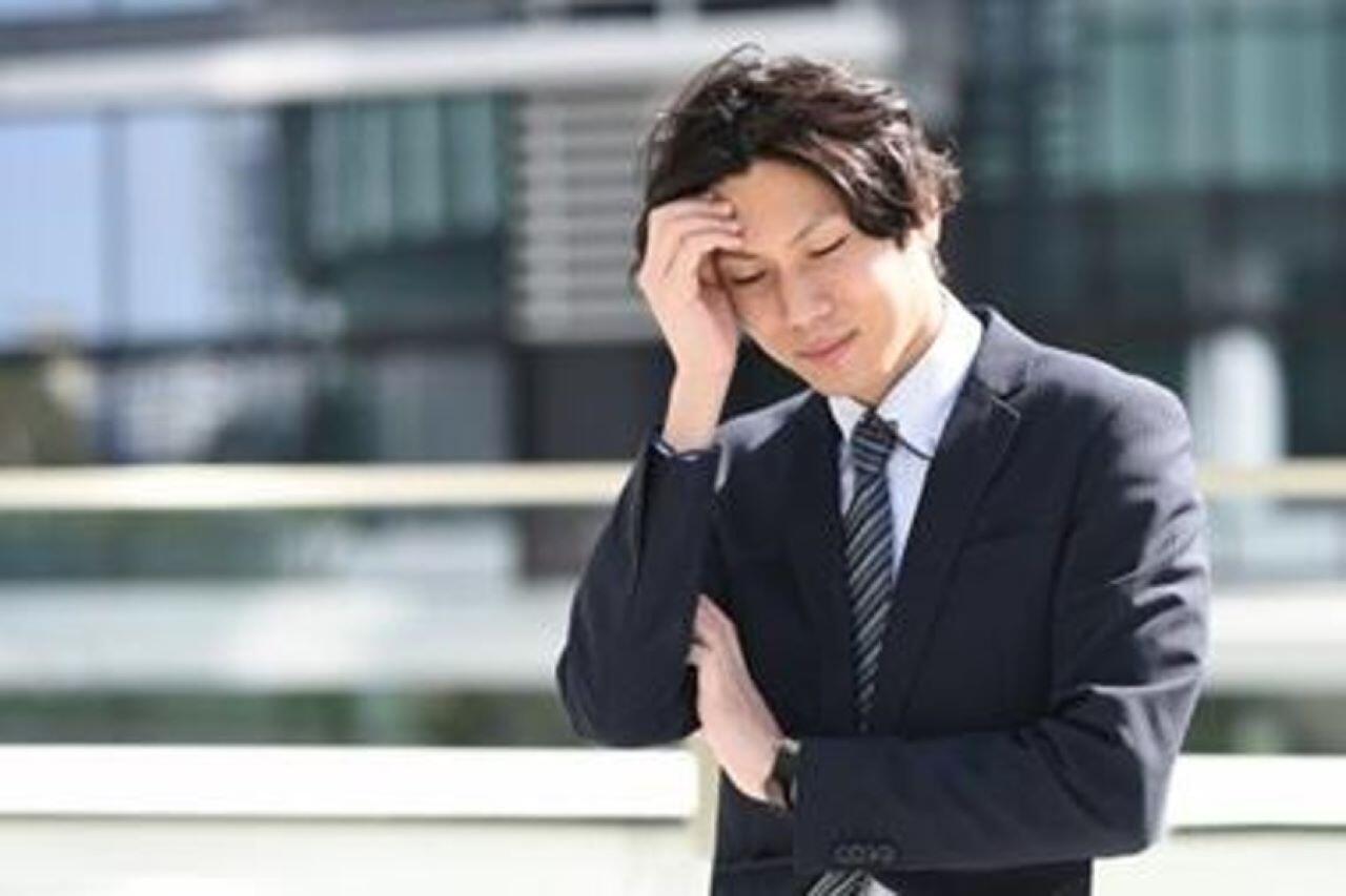 ハイブリッドワークやクラウドの利用が進んでいますが、セキュリティ対策は十分なのか?悩んでいるイメージ